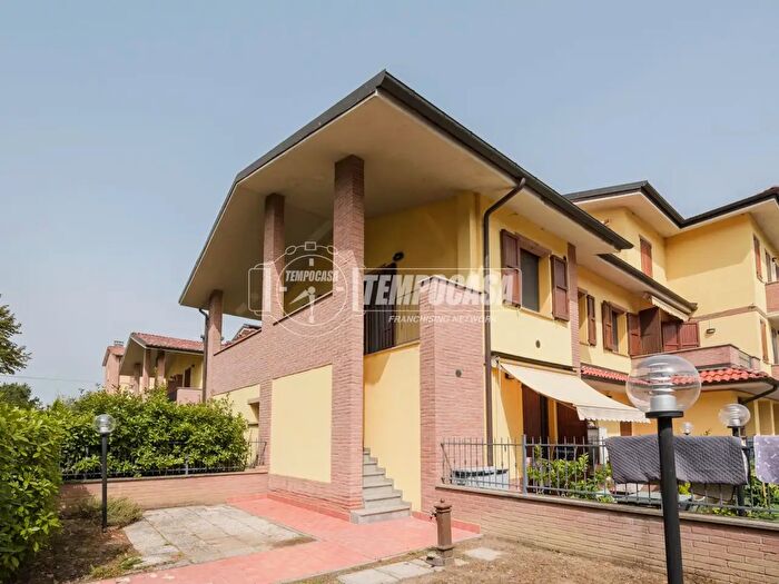Appartamento trilocale in vendita in Via Chiesa, Castelfranco Emilia