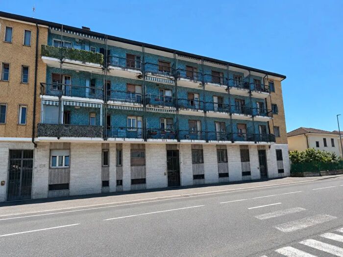 Appartamento bilocale in vendita in Via Torino, None