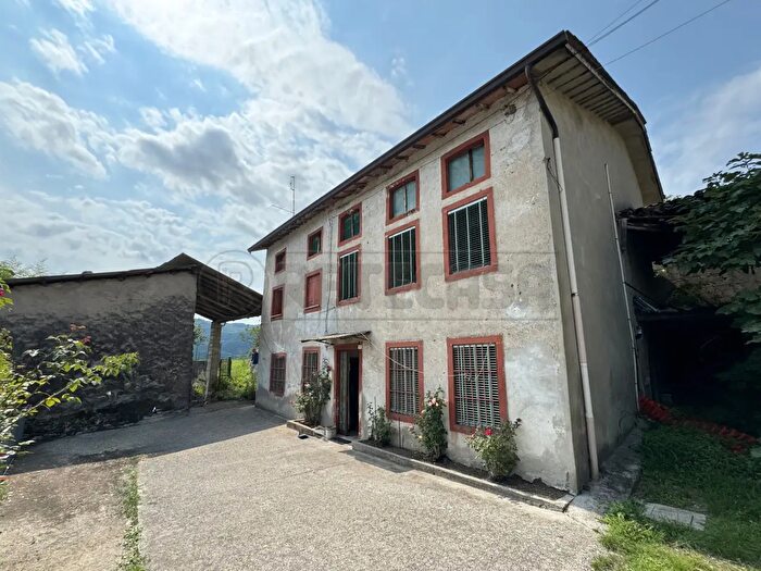 Casa con 7 locali in vendita in Via Grande, Cornedo Vicentino