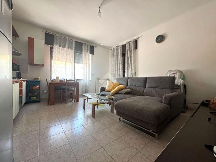 Casa bilocale in vendita in Via Mozzoni, Rescaldina