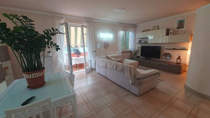 Appartamento bilocale in vendita in Seravezza Querceta, Seravezza