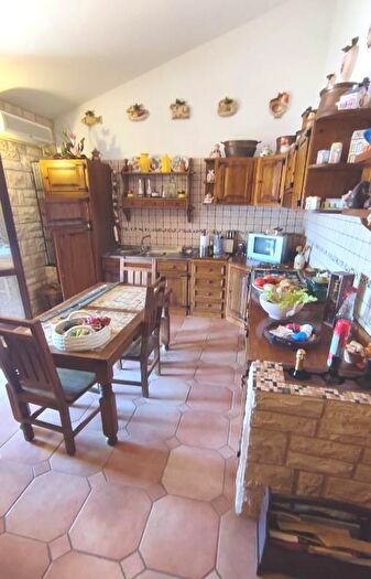 Casa con 9 locali in vendita in Canneto Pavese