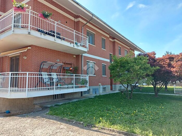 Appartamento quadrilocale in vendita in Via Canale, Piscina