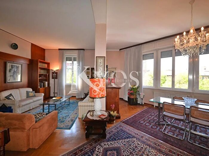 Appartamento quadrilocale in vendita in Viale Lazio, Milano