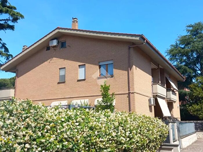 Appartamento trilocale in affitto in Via Casilina, Roma
