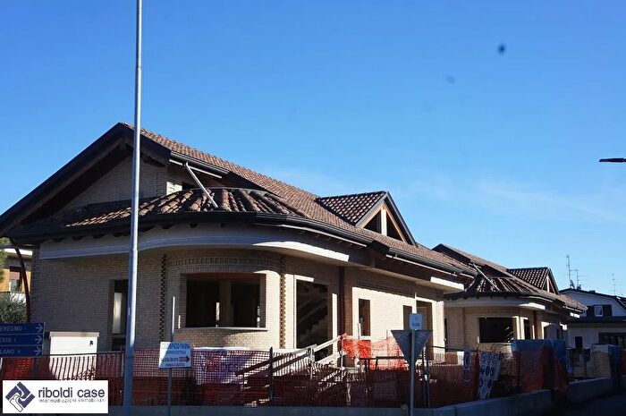 Case in Vendita e in Affitto - 3