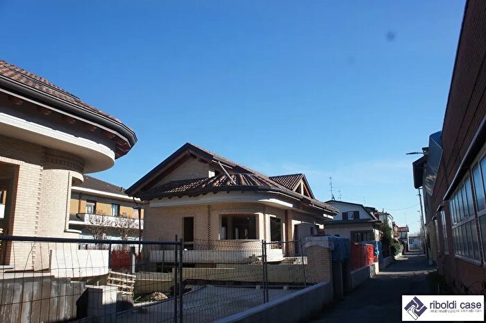 Case in Vendita e in Affitto - 2