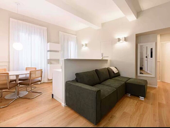 Appartamento trilocale in affitto in Volta della Vecchia, Piazza della Repubblica, Firenze