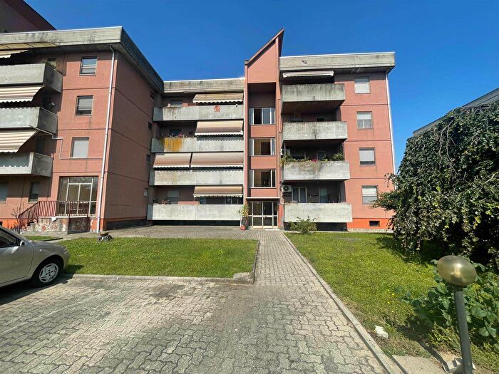 Appartamento con 5 locali in vendita in Via Rottigni, Casale Monferrato