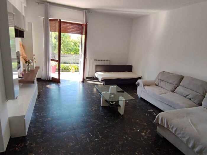 Appartamento con 5 locali in affitto in Avenza, Carrara