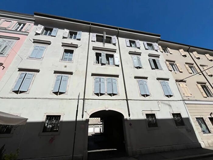 Appartamento con 5 locali in vendita in Via Morelli, Gorizia