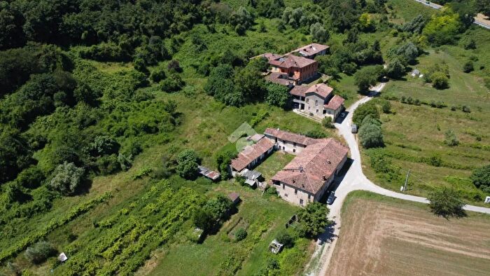 Casa con 6 locali in vendita in Via Selva, Concesio