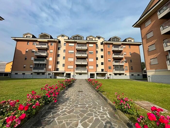 Appartamento bilocale in vendita in Via Cavalli, Locate Di Triulzi