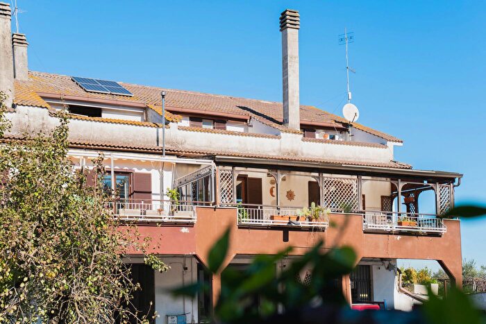 Appartamento con 5 locali in vendita in Via del Pavone, Campagnano Di Roma