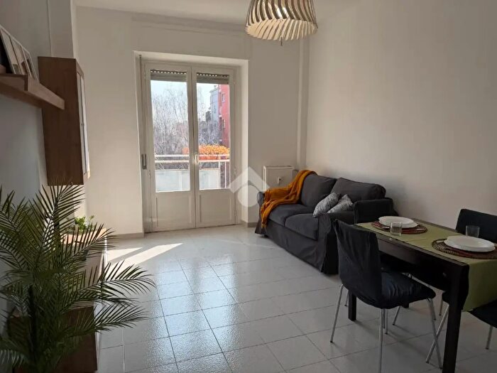 Appartamento trilocale in affitto in Via Angelo Masina, Milano