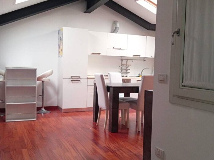 Casa bilocale in affitto in Via Lazzaro Spallanzani, Porta Venezia, Milano