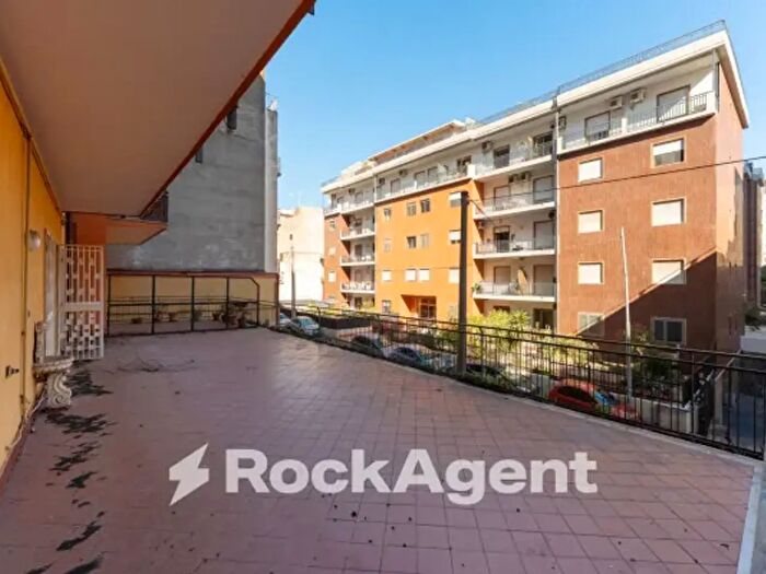 Appartamento con 6 locali in vendita in Via Federico Ciccaglione, Catania