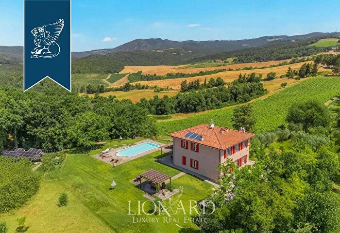 Casa con 5 locali in vendita in Riparbella