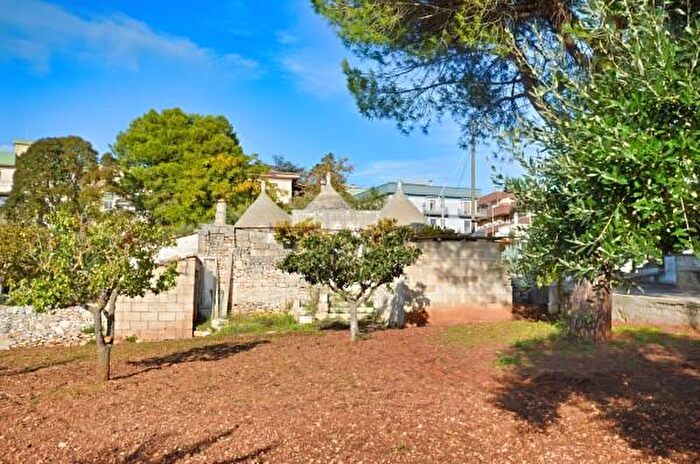 Casa con 6 locali in vendita in Via Peppino Impastato, Putignano