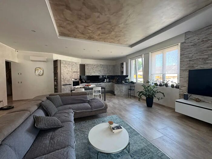 Casa quadrilocale in vendita in Via Ignazio Amedeo Galletti, Vercelli