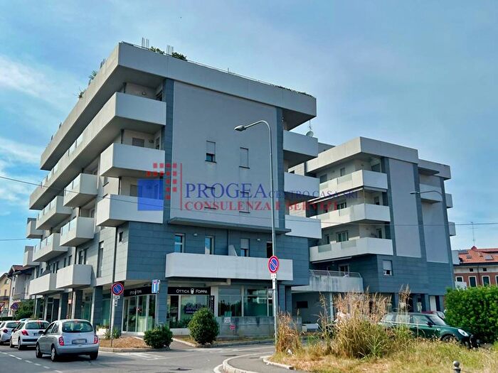 Appartamento monolocale in affitto in Via Dante Alighieri, Centro Sforzatica, Dalmine