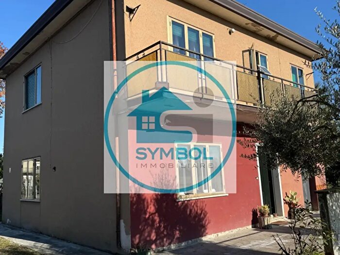 Casa con 8 locali in vendita in Via Gatta, Venezia