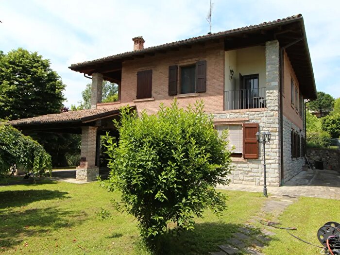 Casa con 12 locali in vendita in Via Ciano, Valsamoggia