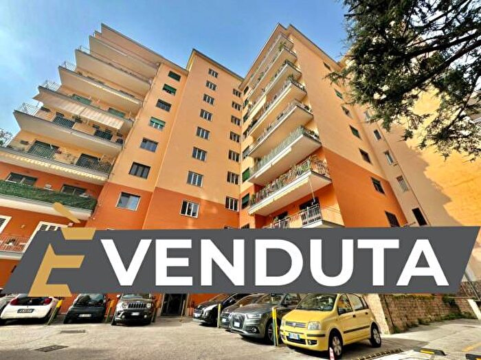 Appartamento quadrilocale in vendita in Via Bernardo Cavallino, Napoli