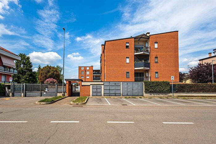 Appartamento trilocale in vendita in Via Raffaello Sanzio, Sedriano