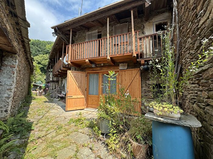 Casa con 6 locali in vendita in Borgata Salis, Paesana