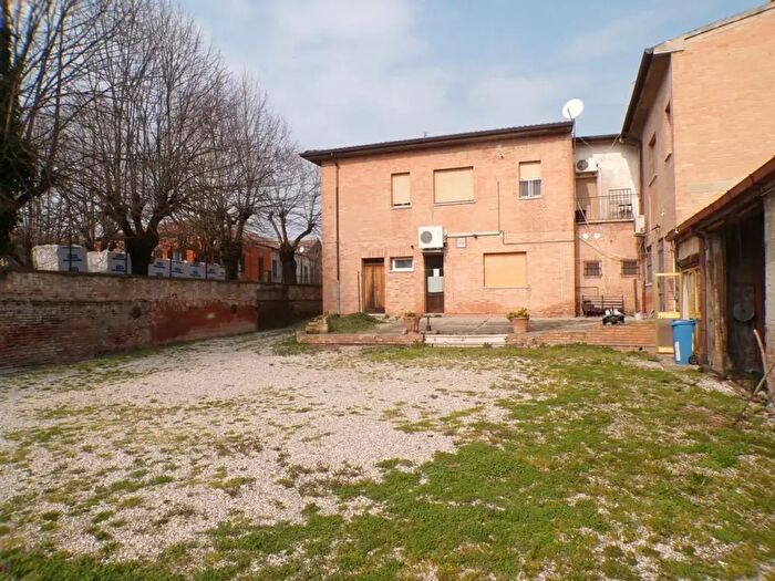 Appartamento con 10 locali in vendita in Via V Emanuele, Fiscaglia