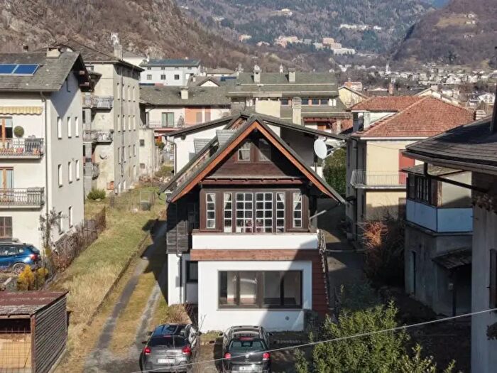 Casa con 5 locali in vendita in Via Francesco Caspani, Grosio