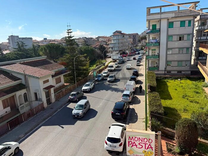 Appartamento con 8 locali in vendita in Via Plebiscito, Ragusa