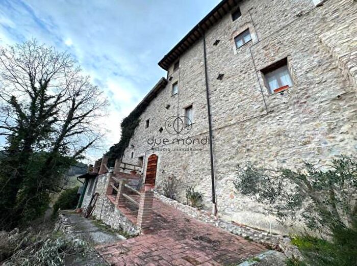 Casa con 6 locali in vendita in Località Arezzo, Spoleto