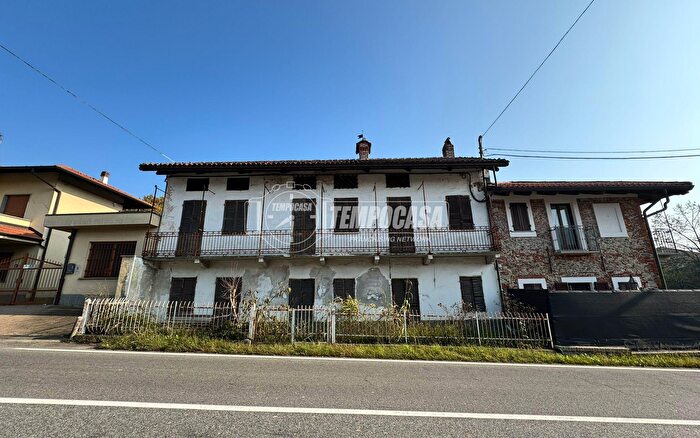Casa con 6 locali in vendita in Via Torino, San Francesco Al Campo