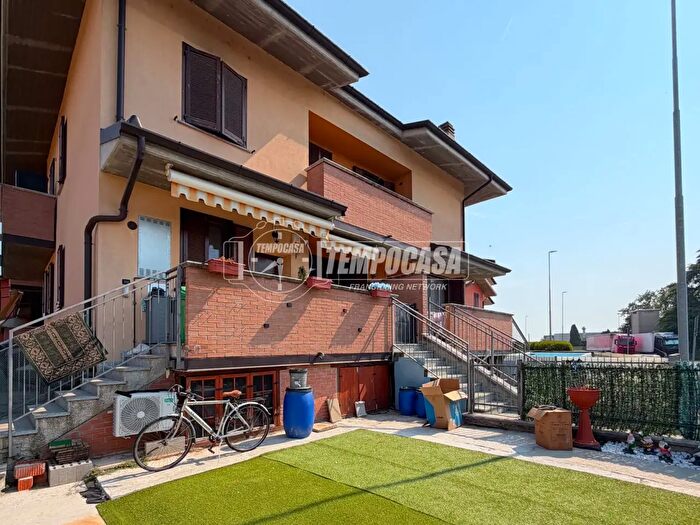 Appartamento trilocale in vendita in Via Roncadello, Boffalora D'Adda