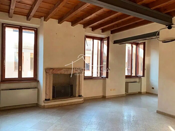 Casa con 7 locali in vendita in Via Vittorino da Feltre, Mantova