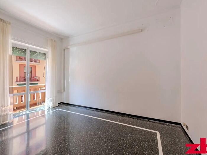 Appartamento con 5 locali in vendita in Via Trento, Genova