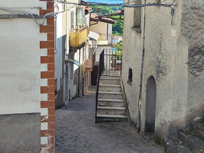 Casa con 5 locali in vendita in Via Giuseppe Garibaldi, Santo Stefano Di Rogliano