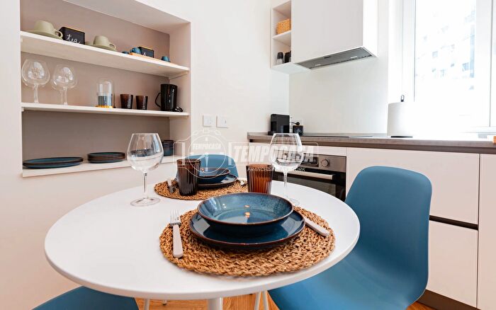 Appartamento bilocale in vendita in Via Federico Confalonieri, Milano