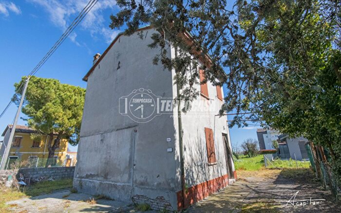 Casa trilocale in vendita in Via Passo Corelli, Cesena