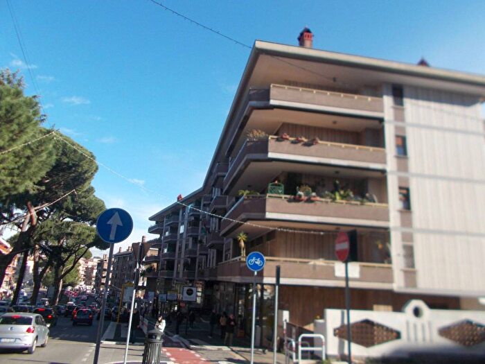 Appartamento con 5 locali in affitto in Via Ugo Ojetti, Talenti Monte Sacro, Roma