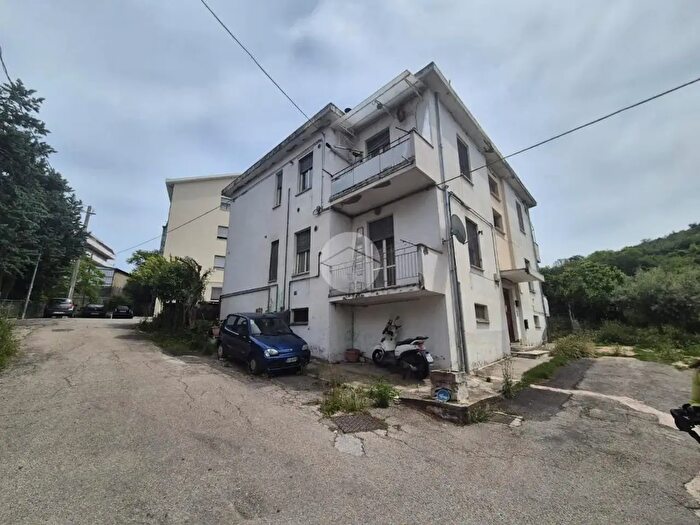 Appartamento trilocale in vendita in Via Vestina a Monte, Cappelle Sul Tavo