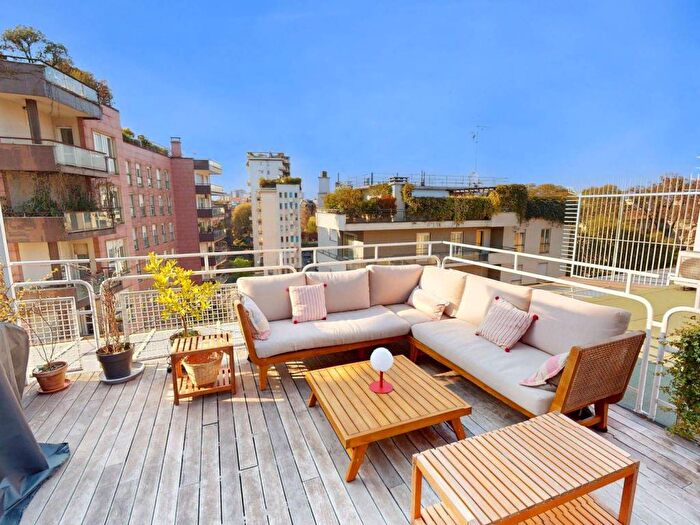 Appartamento trilocale in affitto in Viale Angelo Filippetti, Quadronno Crocetta, Milano