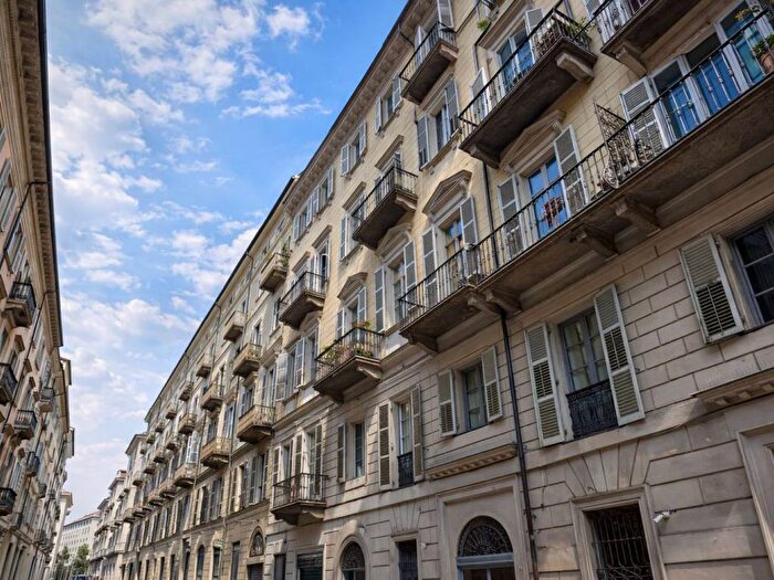 Appartamento bilocale in affitto in Via Maria Vittoria, Via Roma, Torino