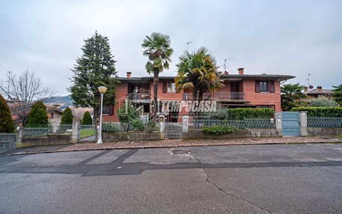 Casa con 5 locali in vendita in Via dei Mille, Castelvetro Di Modena