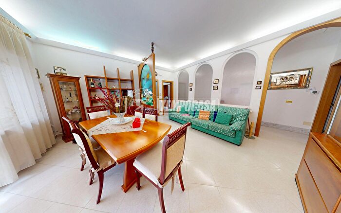 Casa con 5 locali in vendita in Via Severino Gobbi, Como