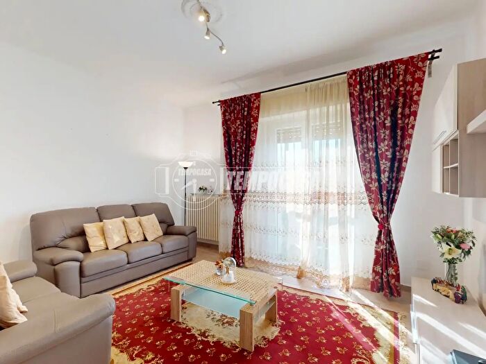 Appartamento trilocale in vendita in Via Giotto, Carate Brianza