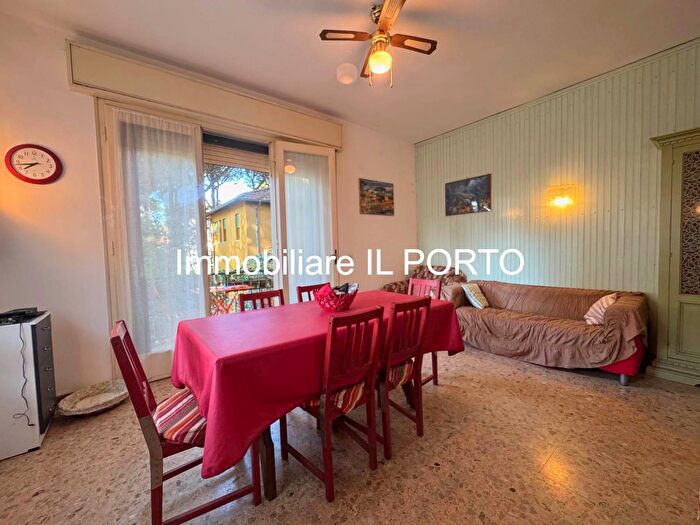 Appartamento con 5 locali in vendita in Via Zanella, Comacchio