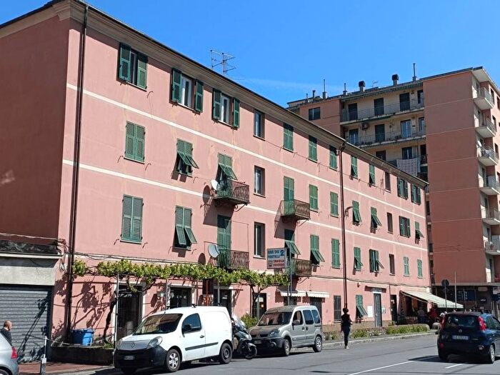 Appartamento trilocale in affitto in Via Struppa, Struppa, Genova